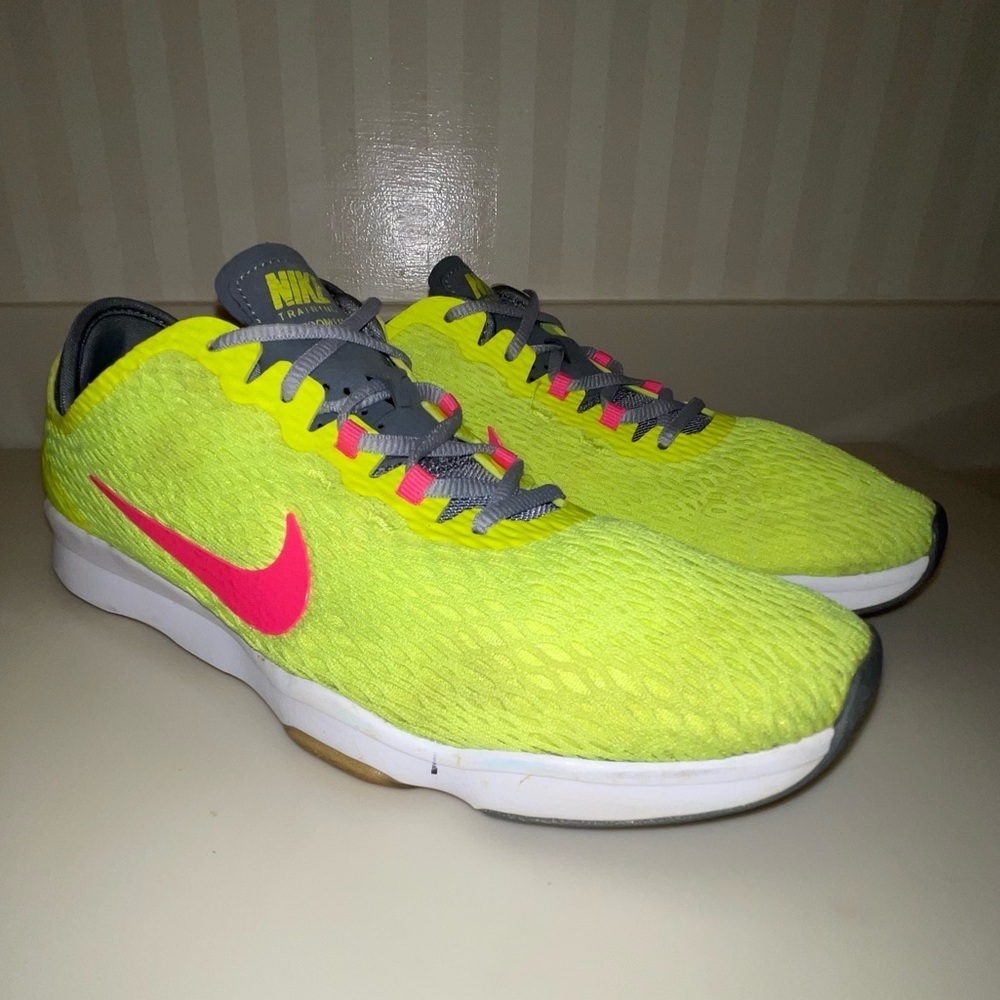 Nike Women’s Zoom Fit Training Athletic Shoes Sneakers Solar Yellow / Pink
